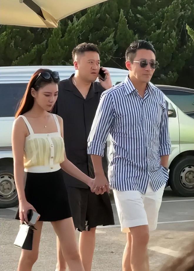 汪小菲两次结婚都刮大风